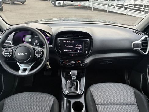 Used 2025 Kia Soul LX w/ LX Technology Package image 31
