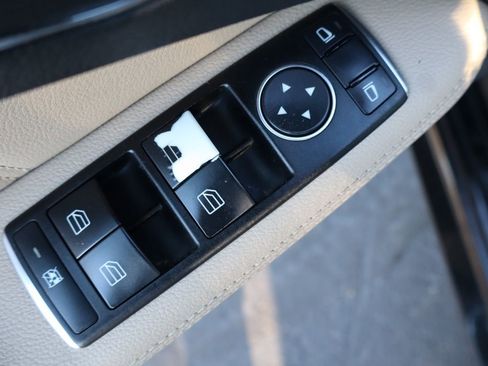 Used 2011 Mercedes-Benz E 350 4MATIC image 27