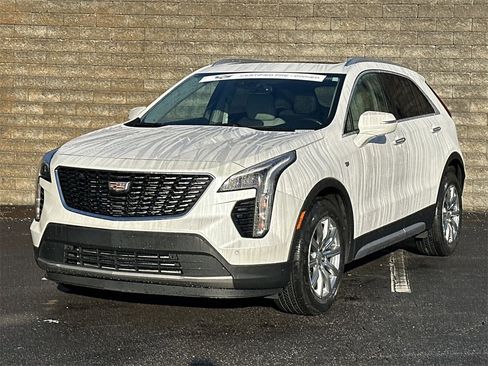 Used 2023 Cadillac XT4 Premium Luxury image 3