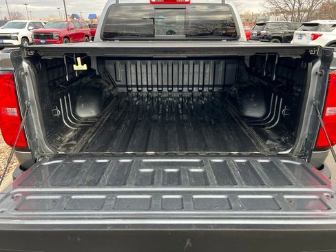 Used 2022 Chevrolet Colorado LT w/ Luxury Package image 22