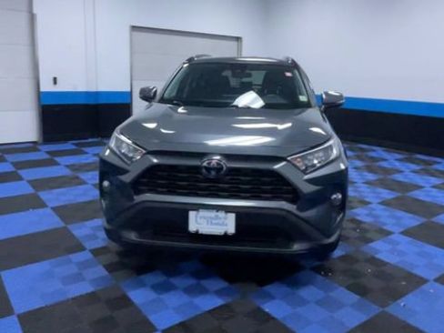 Used 2021 Toyota RAV4 XLE AWD/4WD image 3