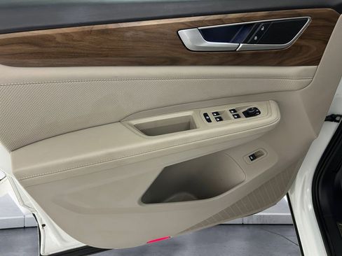 Used 2025 Volkswagen Atlas SE image 12