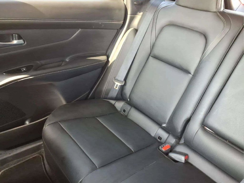 Used 2025 Nissan Murano SL AWD/4WD image 17