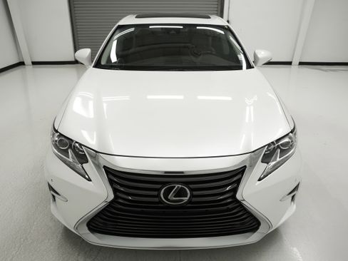 Used 2018 Lexus ES 350 w/ Luxury Package w/Wood Trim FWD image 2
