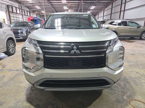 Used 2025 Mitsubishi Outlander SE AWD/4WD image 7