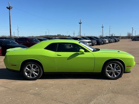 Used 2023 Dodge Challenger SXT image 4