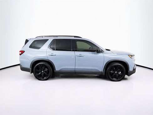 Used 2025 Honda Pilot Black Edition image 8