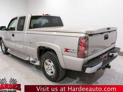Used 2004 Chevrolet Silverado 1500 w/ Light Duty Power Package image 3