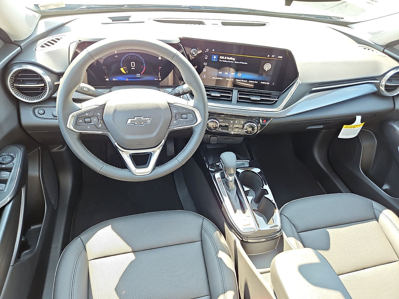 New 2026 Chevrolet Trax ACTIV w/ Sunroof Package FWD image 9