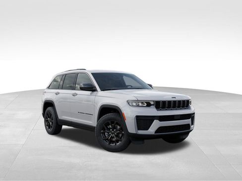 New 2026 Jeep Grand Cherokee Laredo image 5