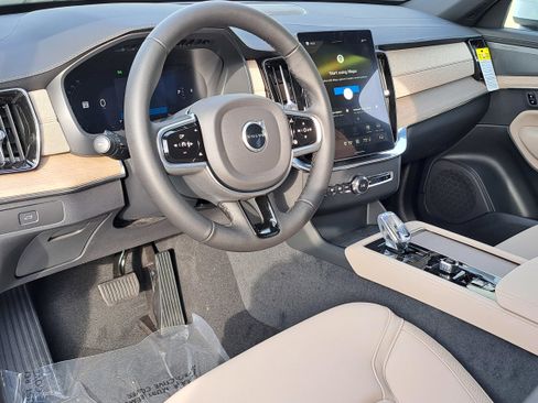 New 2026 Volvo XC90 B6 Plus w/ Protection Package Premier image 5