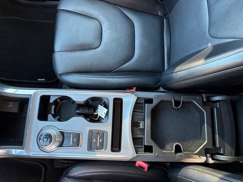 Used 2022 Ford Edge Titanium AWD/4WD image 37