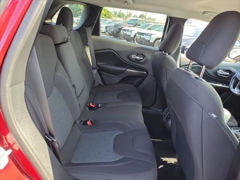Certified 2020 Jeep Cherokee Latitude w/ Cold Weather Group FWD image 20