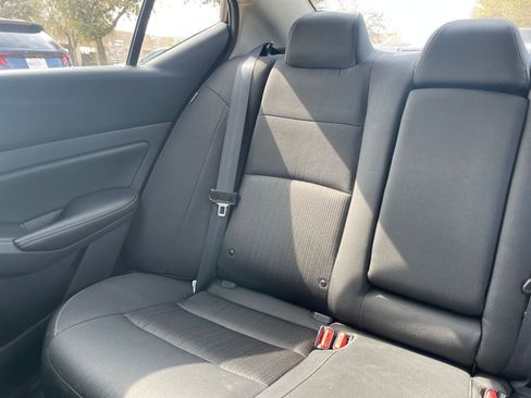 Used 2025 Nissan Altima 2.5 SV image 40