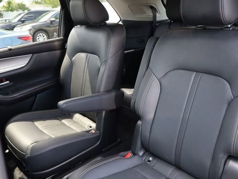 Used 2024 MAZDA CX-90 Plug-In Hybrid w/ Premium Pkg AWD/4WD image 7
