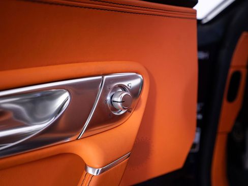 Used 2018 Bugatti Chiron AWD/4WD image 37