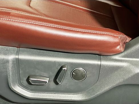 Used 2024 Ford Expedition Limited image 15