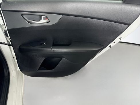 Used 2019 Kia Forte LXS FWD image 27