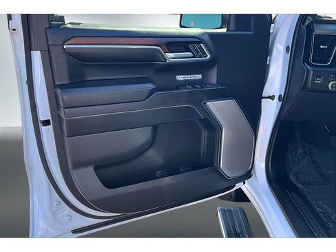 Used 2024 GMC Sierra 1500 Denali w/ Denali Reserve Package AWD/4WD image 18