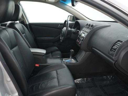 Used 2011 Nissan Altima 3.5 SR w/ 3.5SR Premium Pkg image 10