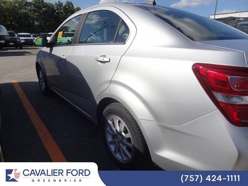 Used 2018 Chevrolet Sonic LT w/ Convenience Package FWD image 6
