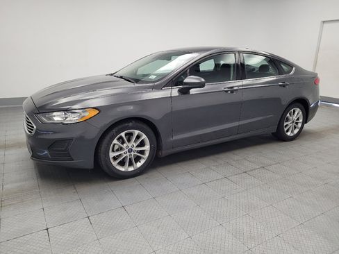 Used 2020 Ford Fusion SE FWD image 2