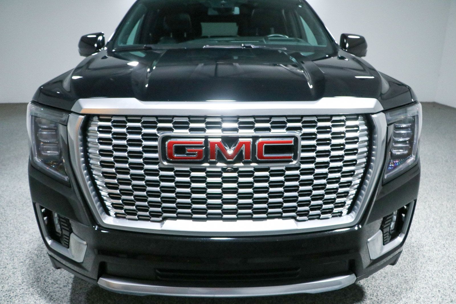 Used 2023 GMC Yukon Denali w/ Max Trailering Package AWD/4WD image 4