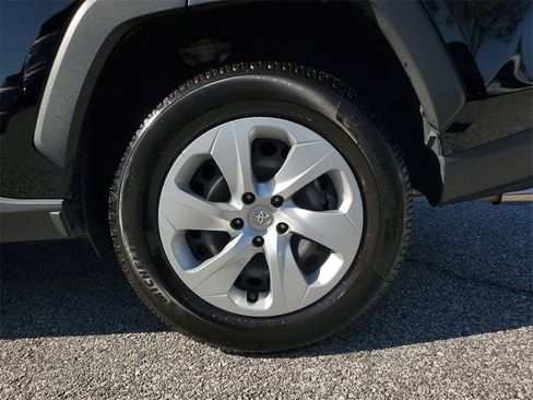 Used 2023 Toyota RAV4 LE image 11