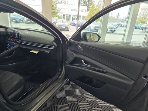 New 2026 Hyundai Elantra Limited image 41