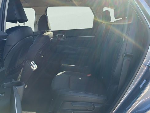 Used 2025 Kia Sorento EX image 22