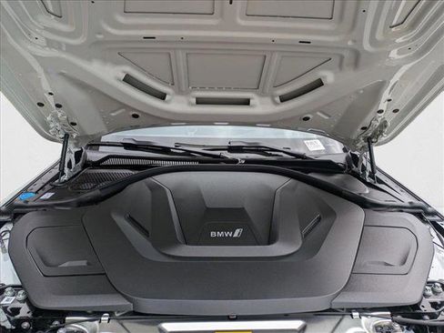 Used 2025 BMW i4 eDrive40 w/ Premium Package image 18