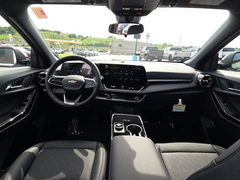 New 2026 Chevrolet Equinox LT w/ Convenience Package II FWD image 29