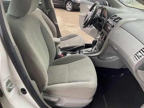 Used 2010 Toyota Corolla LE image 18