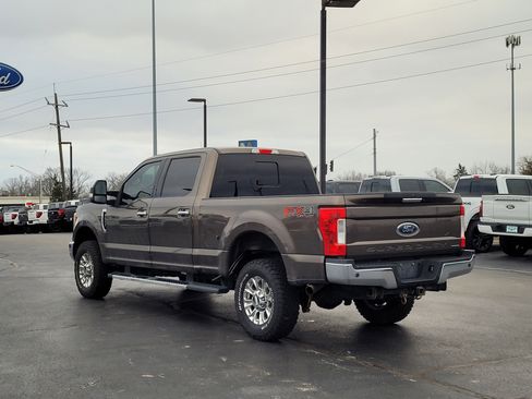 Used 2017 Ford F250 Lariat w/ Chrome Package image 6