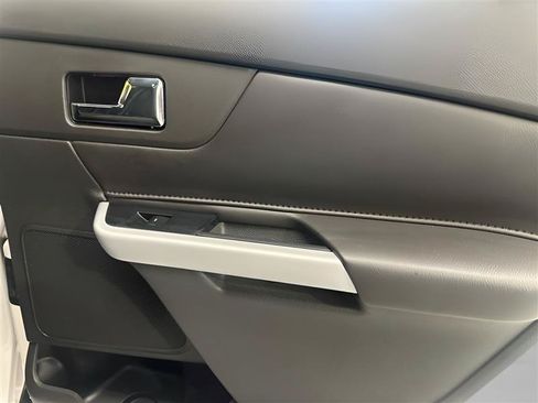 Used 2014 Ford Edge Limited w/ Driver Entry Package FWD image 21