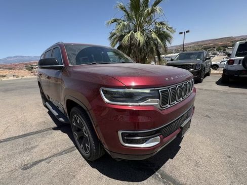 Used 2024 Jeep Wagoneer Series III AWD/4WD image 7