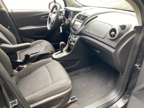 Used 2016 Chevrolet Trax LT w/ LPO, Cargo Package FWD image 22