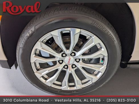 Used 2024 GMC Yukon XL Denali image 30