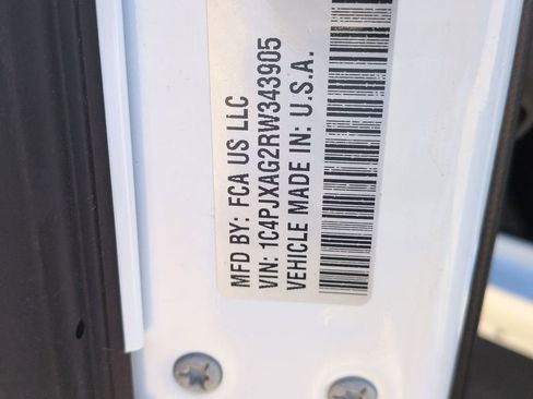 Used 2024 Jeep Wrangler Sport image 33