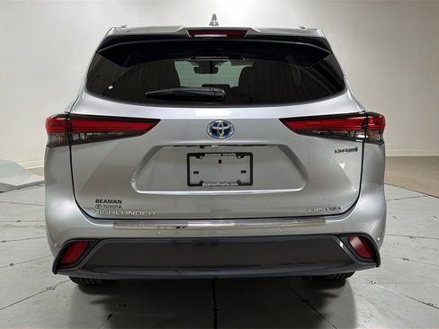 Used 2023 Toyota Highlander Limited image 4