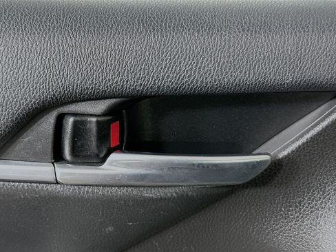 Used 2023 Toyota Camry SE image 14