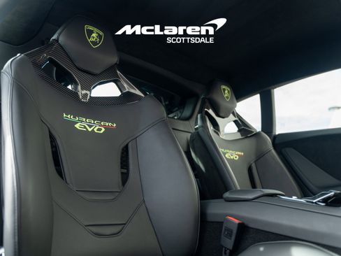 Used 2022 Lamborghini Huracan EVO image 26