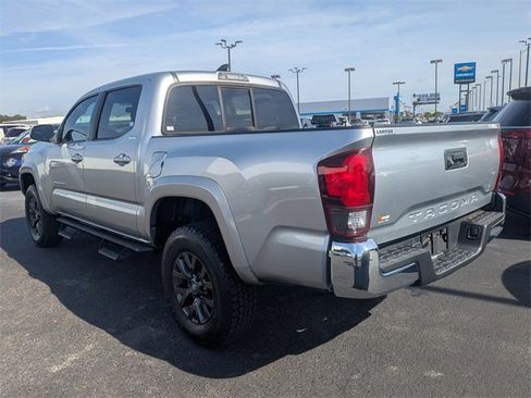 Used 2022 Toyota Tacoma SR5 image 6
