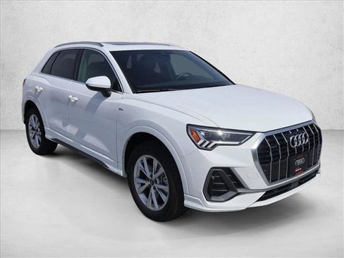 Used 2023 Audi Q3 2.0T Premium Plus w/ Premium Plus Package AWD/4WD image 3