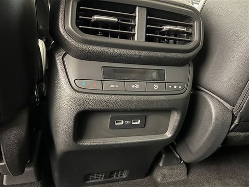 New 2025 Honda Pilot Touring image 32