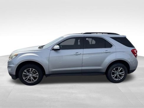 Used 2017 Chevrolet Equinox LT FWD image 2