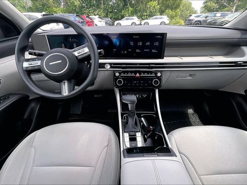 Used 2025 Hyundai Tucson SEL AWD/4WD image 19