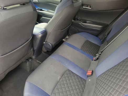 Used 2021 Toyota C-HR XLE FWD image 10