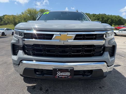 Used 2024 Chevrolet Silverado 1500 LT AWD/4WD image 2