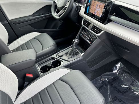 New 2026 Volkswagen Taos SEL image 15